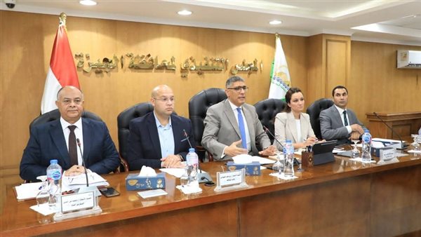 محافظ الجيزة يوجه بطلاء واجهات 482 مدرسة ويكلف بصيانة الفصول