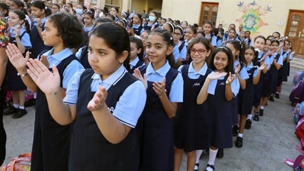 عاجل.. أول تعليق لمعلم ضربه أولياء أمور بالـ«شبشب» داخل مدرسة بالجيزة