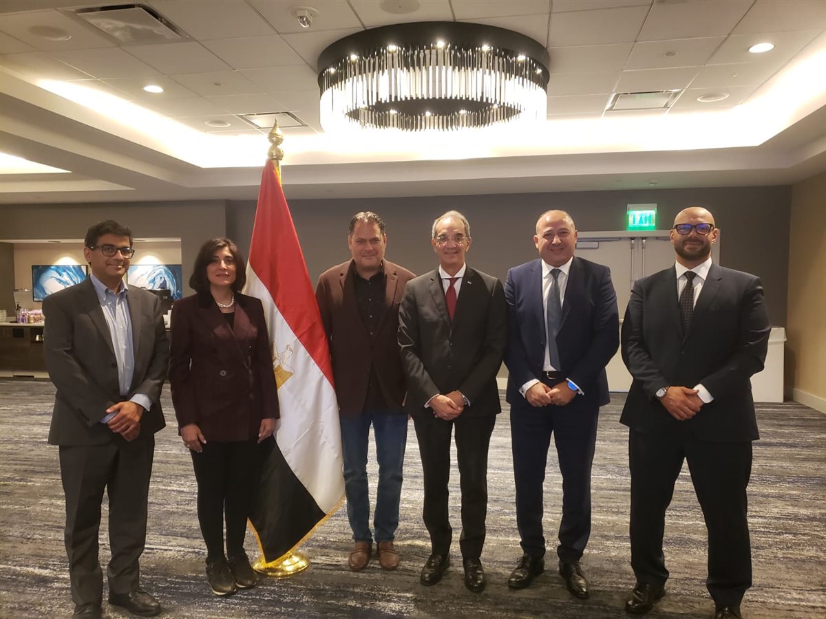 الدكتور عمرو طلعت وزير الاتصالات 