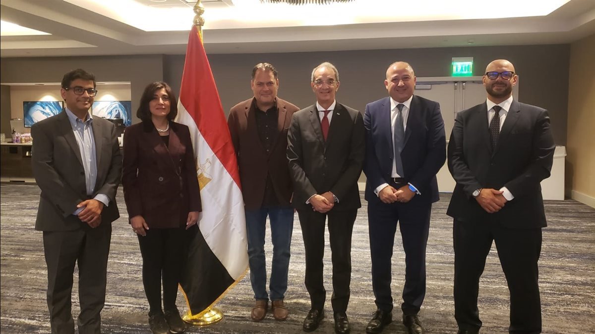 وزير الاتصالات يبحث مع شركات تكنولوجيا عالمية توسيع استثماراتها في مصر