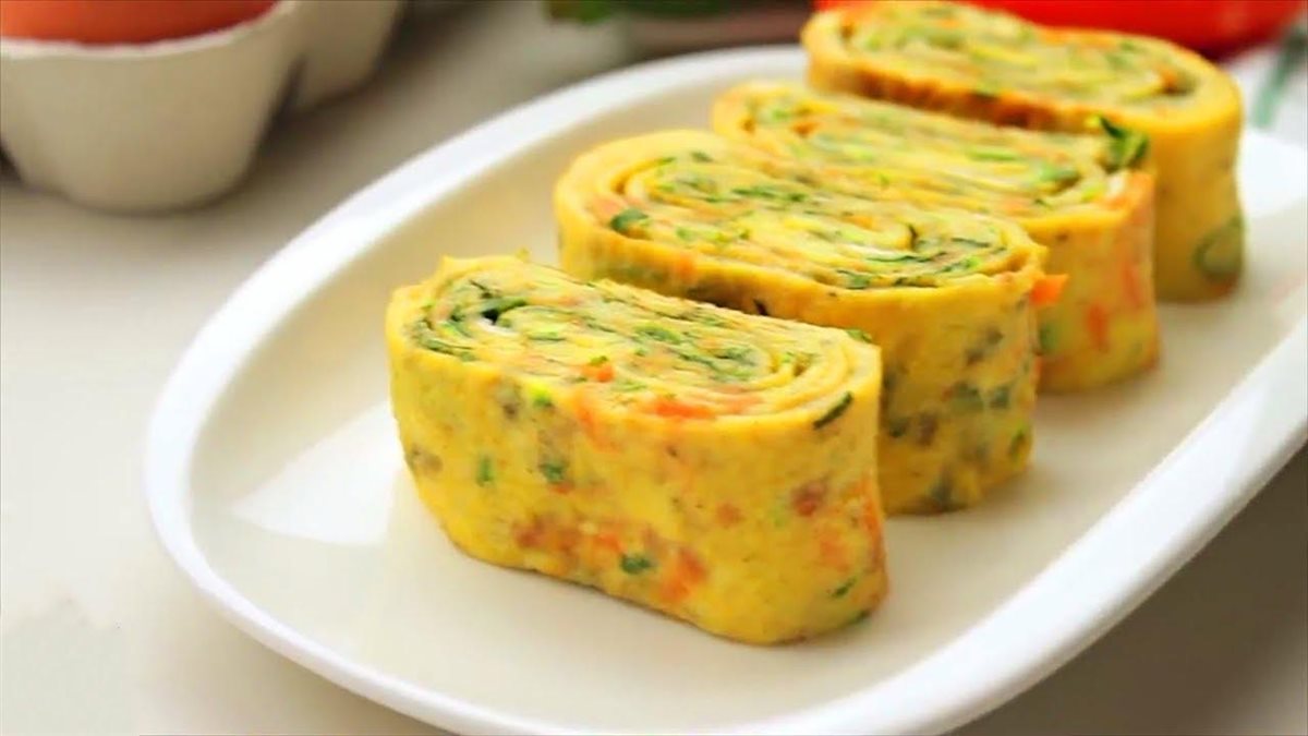 لفطار لذيذ.. طريقة عمل رول البيض بالخضار لأطفالك بسهولة