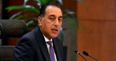 رئيس الوزراء: مصر دولة كثيفة السكان تحيا فى بيئة صحراوية وتعتمد على نهر النيل