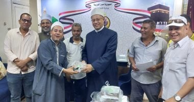 وكيل أوقاف سوهاج يكرم المشاركين باللجنة الرياضية احتفالا بالمولد النبوى