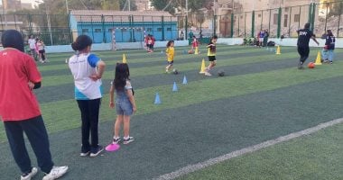 مدير الشباب والرياضة بسوهاج يتابع مشروع تدريب الفتيات “ألف بنت ألف حلم”