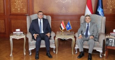 الفريق أسامة ربيع ووزير الإسكان يبحثان إمكانية إنشاء محطات لتحلية المياه بمدن القناة
