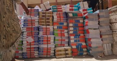 وصول الكتب المدرسية للمدارس استعدادا للعام الدراسي الجديد.. صور