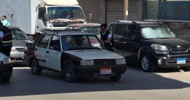 حملات مرورية مكثفة لضبط سيارات التاكسى والسرفيس بالمنصورة
