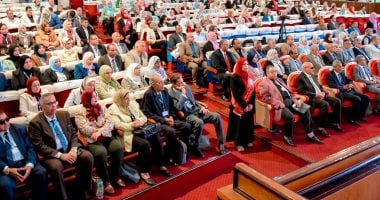 رئيس جامعة بنى سويف يشهد المؤتمر العلمى الأول لكلية الخدمة الاجتماعية