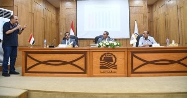محافظ قنا يتابع ملفات التصالح والتقنين ويوجه بتسريع وتيرة الإنجاز وحماية حقوق الدولة