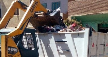 رفع 10 أطنان من القمامة والمخلفات الصلبة بمركز دار السلام بسوهاج