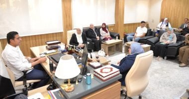 نائب محافظ الدقهلية يبحث مع وفد كلية الهندسة التعاون فى تطوير المناطق العشوائية
