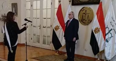 أول دفعة قاضيات فى تاريخ مجلس الدولة يؤدين اليمين أمام رئيس المجلس.. صور