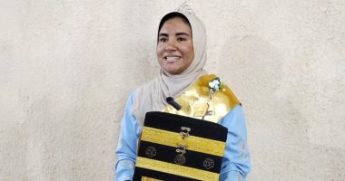 “يا حامل القرآن”.. زينب حفظت كتاب الله فرزقها بـ”عُمرة”.. صور