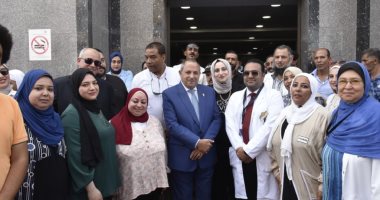 محافظ بورسعيد يفتتح 14 سرير عناية مركزة جديدة بمستشفى الصدر.. فيديو وصور