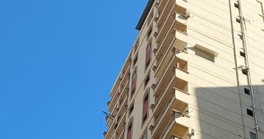 محافظة الإسكندرية: العقار المائل صدر له قرار بهدم الأدوار المخالفة من 2016