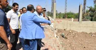 محافظ أسيوط يتفقد أعمال فتح محور مرورى جديد بمنطقة سيد لتخفيف الزحام
