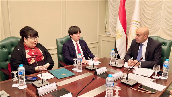 وزير التعليم يلتقي ممثل جامعة هيروشيما لبحث آفاق التعاون التربوي المشترك
