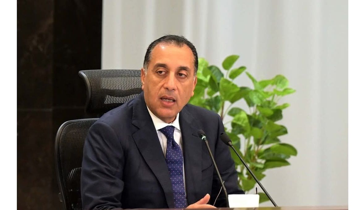 رئيس الوزراء يبحث تنظيم إعلانات الطرق وتحقيق القيم الجمالية والحضارية