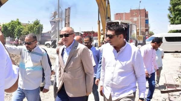 محافظ الأقصر يتفقد أعمال تطوير البنية التحتية بمركز إسنا ويؤكد: “جئت لحل المشكلات”