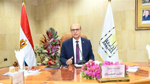 توفير منحة دراسية كاملة للطالبة ثريا أشرف أول كفيفة تلتحق بتجارة أسيوط
