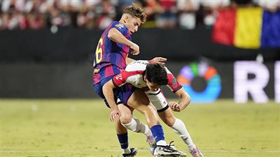 فيرمين لوبيز يغلق ملف انتقاله إلى الدوري الإنجليزي ويستمر مع برشلونة
