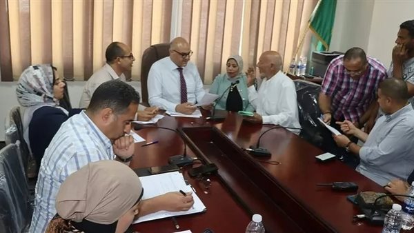 محافظ القليوبية يلتقي المواطنين لتعزيز التواصل المباشر وحل المشكلات وتوفير فرص العمل