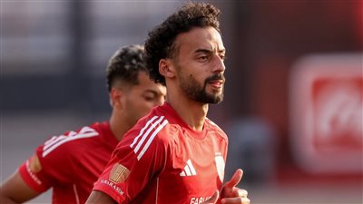 ملف التجديدات مغلق مؤقتًا في الأهلي.. وجلسة النحاس مع وليد صلاح السبب في عودة عبد القادر للتدريبا