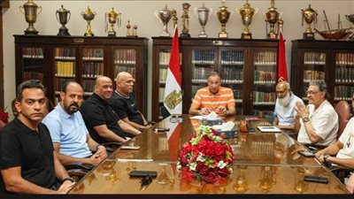 تفاصيل اجتماع الخطيب مع الجهاز الفني للأهلي بحضور المدير الرياضي ولجنة التخطيط