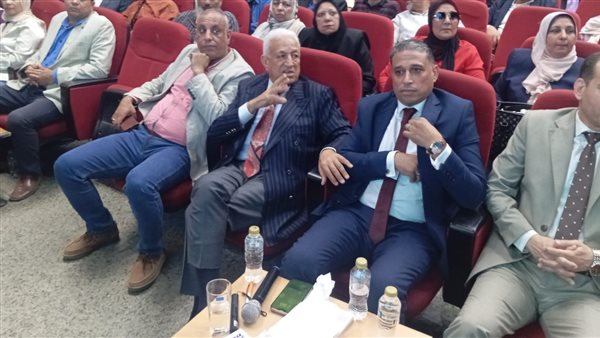إشادات بمخرجات ورشة عمل استخدام الذكاء الاصطناعي بالعملية التعليمية بالجيزة