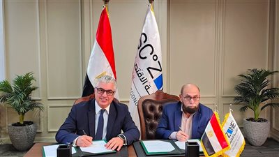 باستثمارات 35.2 مليون دولار.. اقتصادية قناة السويس توقع عقد مشروع «إنترلووب جروب» الباكستانية لصناعة الملابس الجاهزة