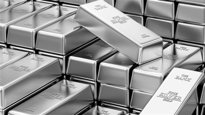 الفضة تقترب من مستويات تاريخية بدعم الاستثمارات والتوترات العالمية