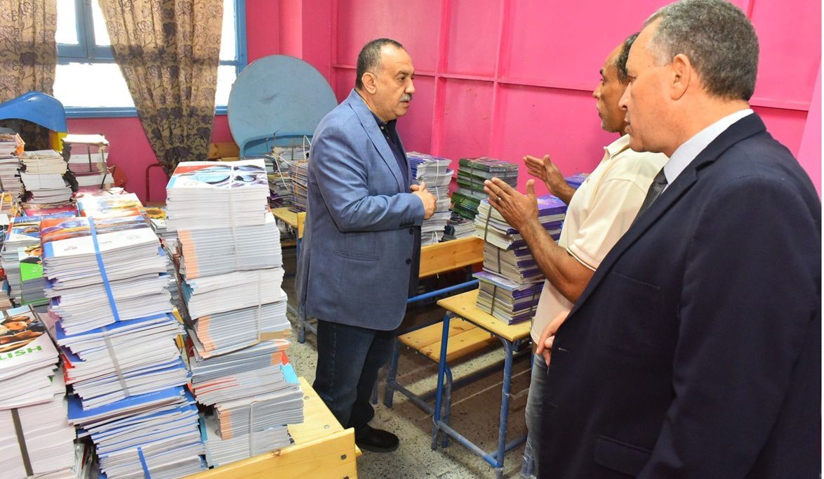 محافظ أسيوط : “الكتب من أول يوم دراسة” ويتفقد مدارس ساحل سليم والبداري