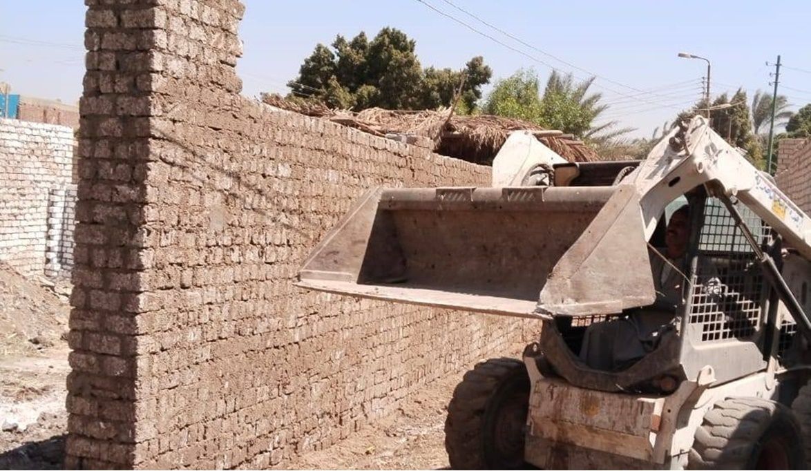 الجهات المختصة تنفذ إزالة تعديات كاملة على أراضٍ زراعية بأوسيم والعياط ضمن الموجة 27