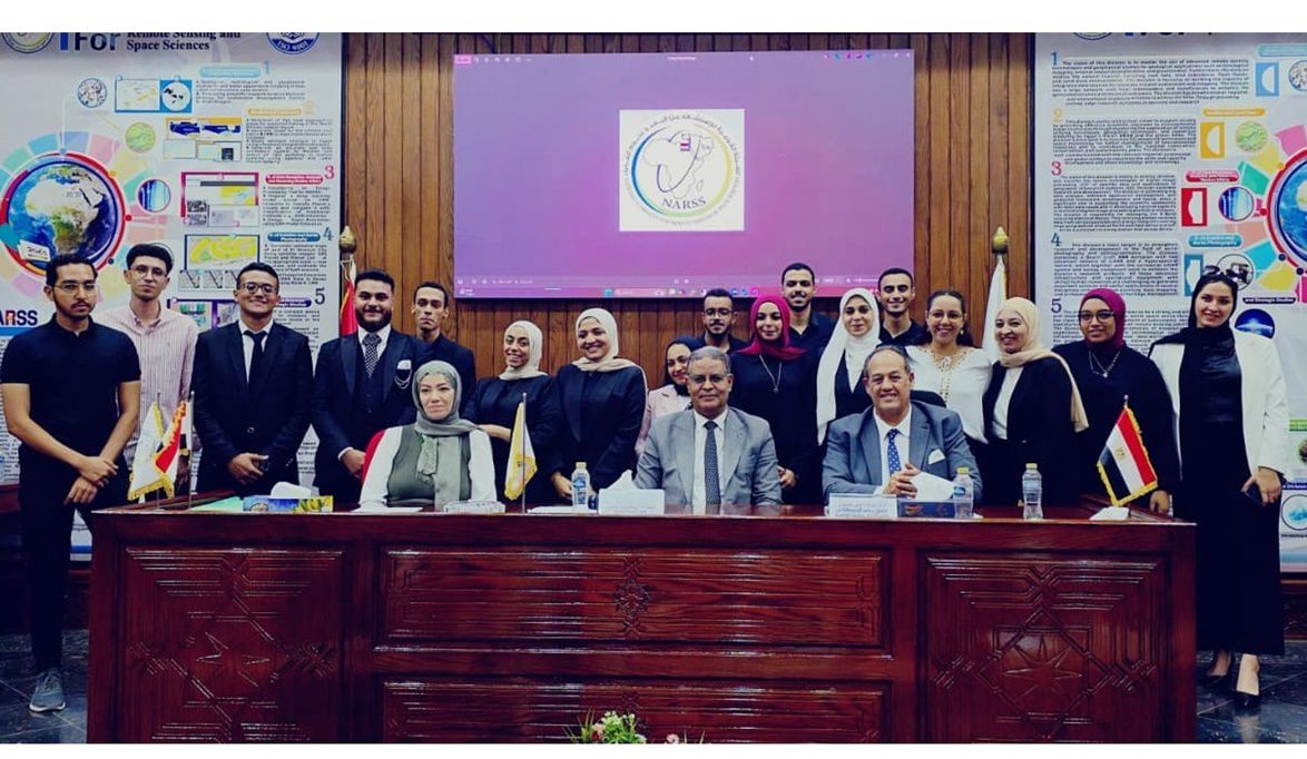 الهيئة القومية للاستشعار من البُعد تحتضن مناقشة مشروعات تخرج طلاب كلية الآداب جامعة القاهرة