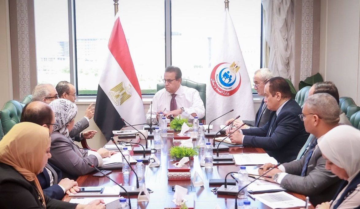 وزير الصحة يتابع آليات تسوية مديونيات منظومة الشراء الموحد لضمان استدامة توريد المستلزمات الطبية