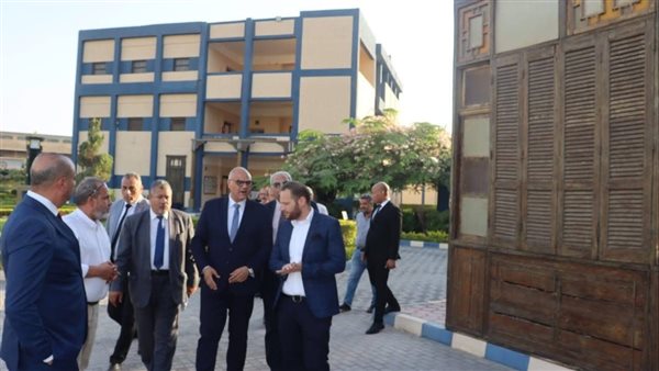 محافظ القليوبية يتفقد مدرسة “إيجيبت جولد” للتكنولوجيا التطبيقية للحُلي والمجوهرات بمدينة العبور
