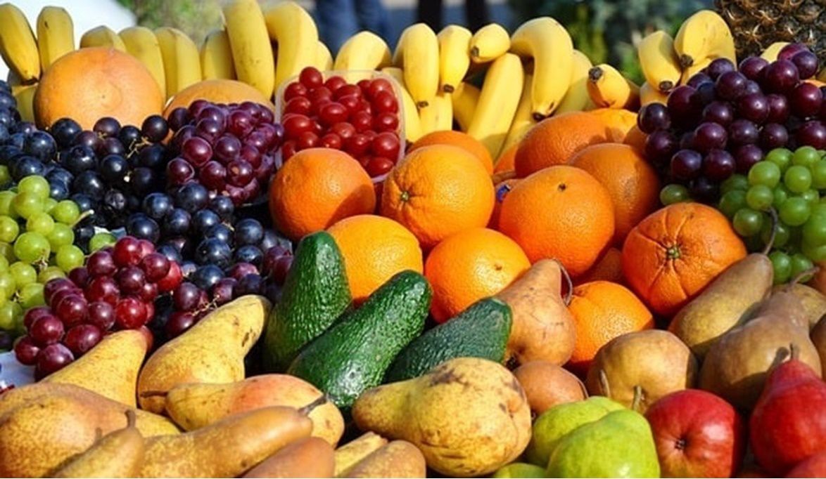 ارتفاع الرمان 10 جنيهات وانخفاض العنب والجوافة.. أسعار الفاكهة اليوم