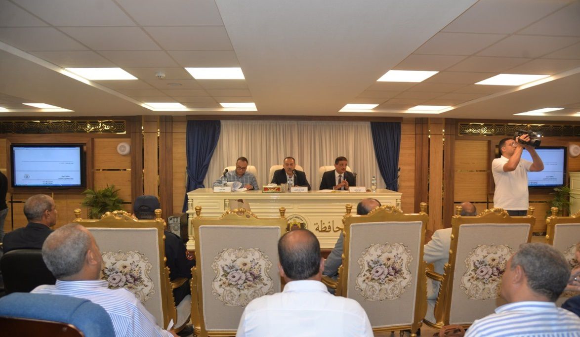 بالفيديو .. محافظ أسيوط يترأس اجتماع المجلس التنفيذي ويستعرض استعدادات العام الدراسي الجديد