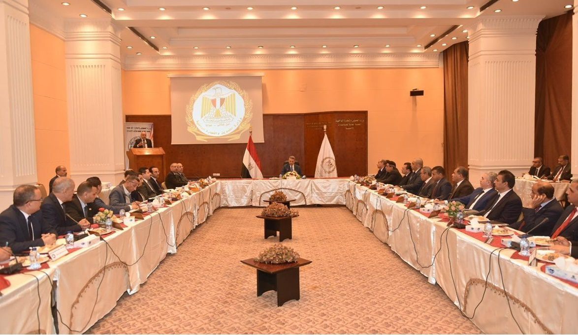 تنفيذًا لتوجيهات وزير التموين والتجارة الداخلية.. اللواء وليد أبو المجد نائب الوزير يعقد اجتماعًا موسعًا