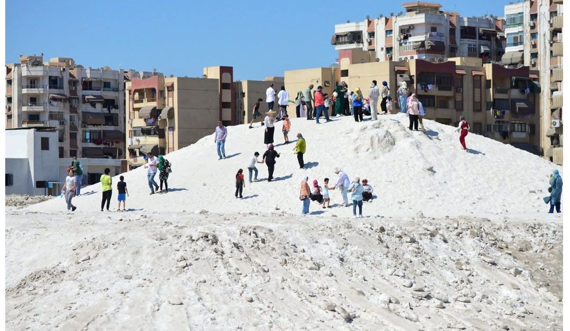 توافد المواطنين والزوار على معالم بورفؤاد وبورسعيد السياحية وسط أجواء صيفية مميزة