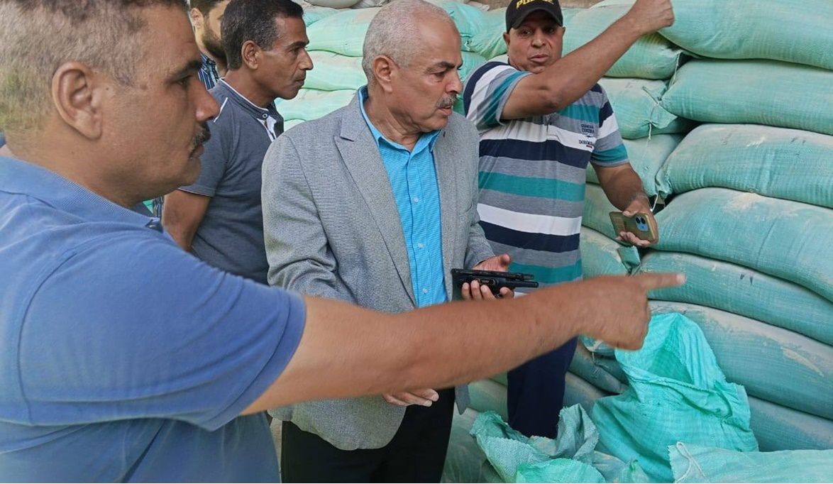 ضبط 118 شيكارة دقيق مخالفة وإعدام 765 كيلو لحوم غير صالحة خلال حملات تموينية بالمنيا