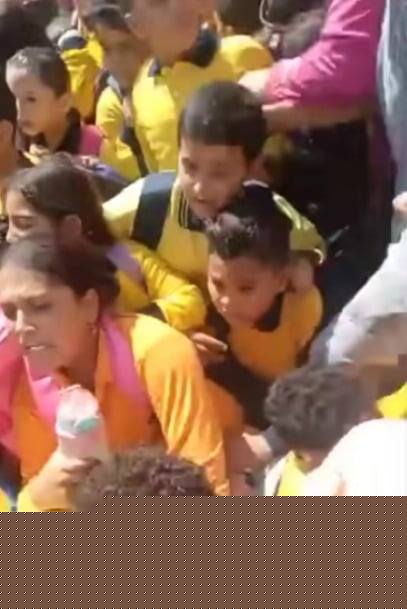 فيديو تدافع طلاب مدرسة طلعت حرب الجديدة بحدائق أكتوبر