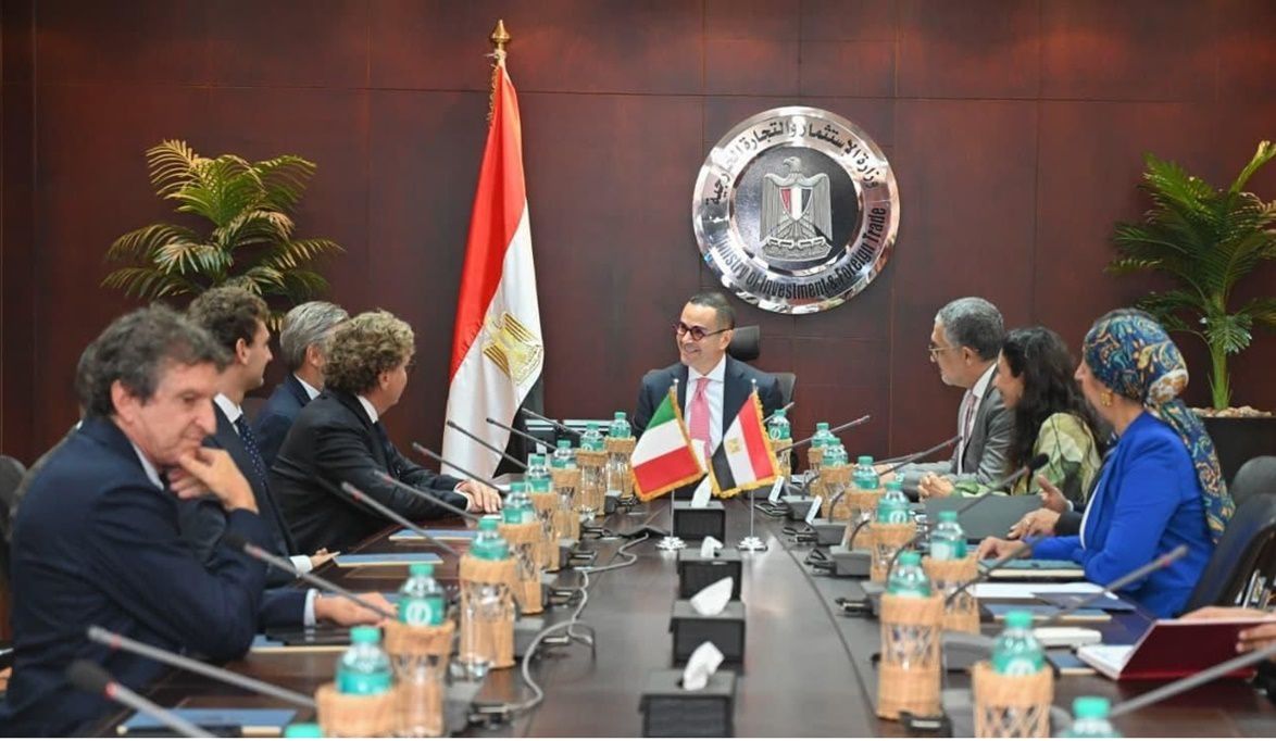 وزير الاستثمار والتجارة الخارجية يلتقى السفير الإيطالي بالقاهرة ووفد شركة تكنوكاب لبحث سبل تعزيز التعاون المشترك