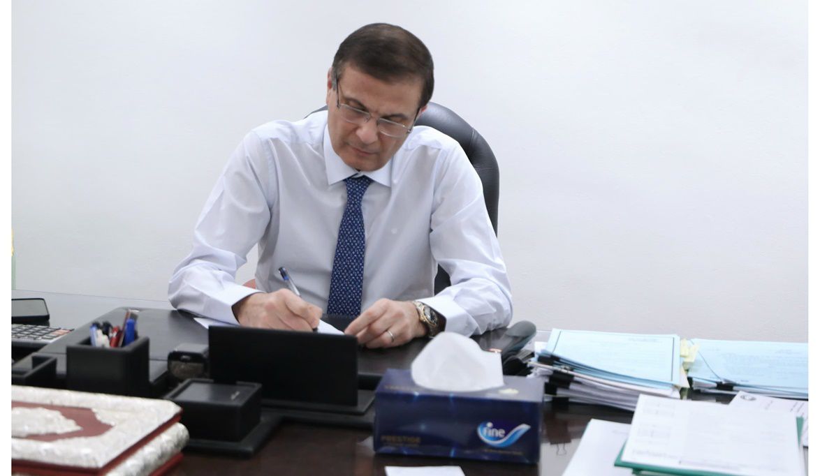 وزير الزراعة يستجيب لشكاوى الفلاحين ويُشكل لجنة عاجلة لمواجهة النمل الأبيض بالأقصر