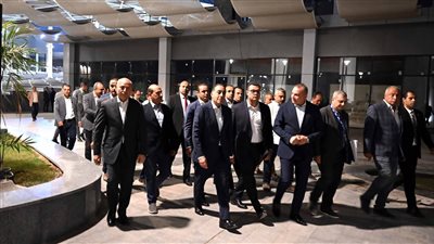 رئيس الوزراء يتفقد سير العمل بمشروع حدائق “تلال الفسطاط”