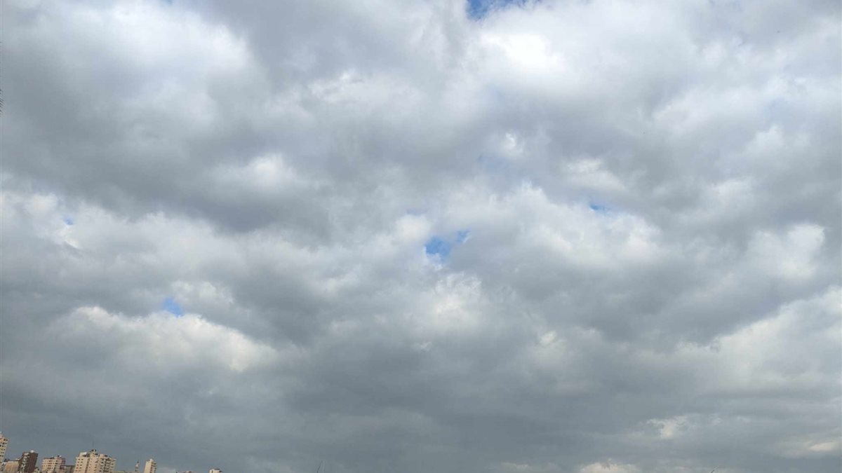 حالة الطقس.. انخفاض مفاجئ في درجات الحرارة غدا الأحد