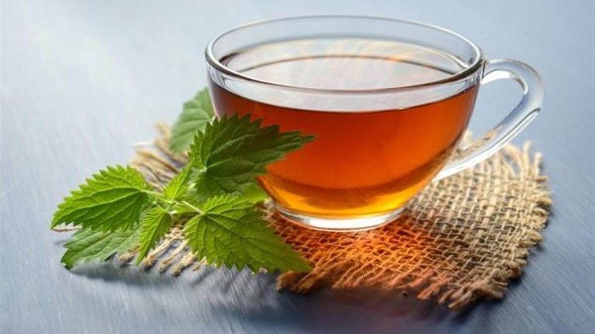 شرب الشاي على معدة فارغة يسبب أضرارا خفية لجسمك