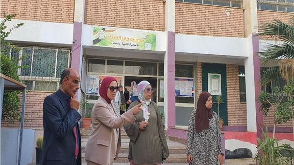 مدير «تعليم القاهرة» تتابع سير العملية التعليمية والامتحانية بإدارتي المقطم والسيدة زينب