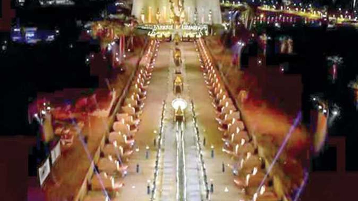 الأصفر والأسود الأزرق.. ما هي رمزية ألوان ملابس حفل افتتاح المتحف المصري الكبير؟