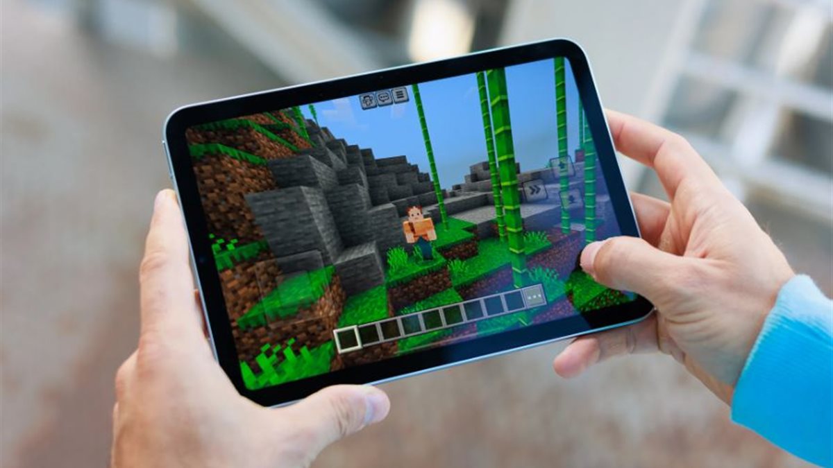 أبل تخطط لتحديثات ضخمة وزيادة أسعار بعض منتجاتها